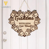 PERSONALIZED GRANDMA WITH KIDS LIVE HERE WOOD SIGN TNDT2302