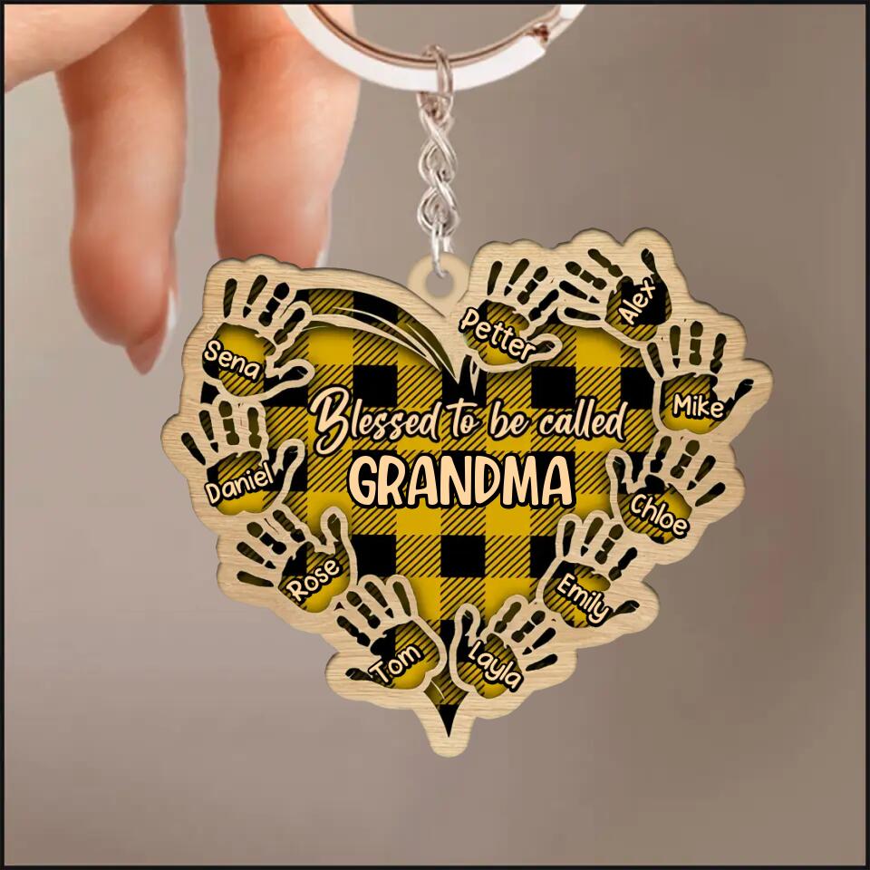 Personalized Grandma Aunt Mom Nana Heart Kid Name Wood Keychain Printed PNHQ1603